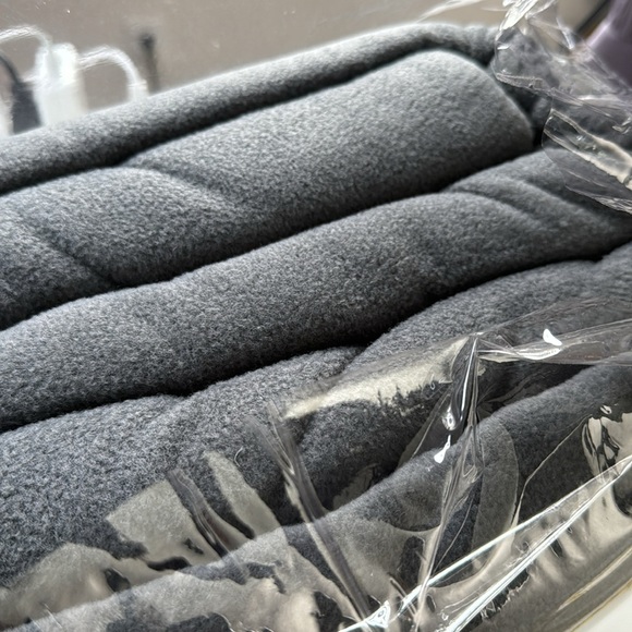 Paws Off Queen Size Protective Bed Cover Keep Pets Stains Off The Bed - Picture 3 of 4